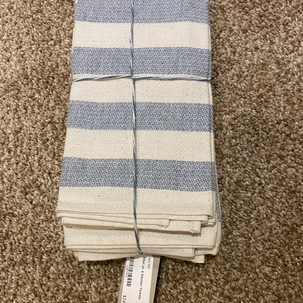 NWT set of 4 blue and off white dish towels from boutique kitchen store